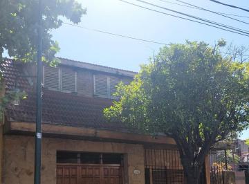 Casa de 6 ambientes, San Isidro · Venta - Casa en Beccar Sobre Lote Propio