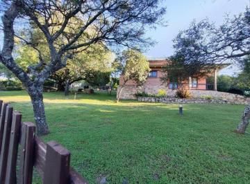 Casa de 5 ambientes, Cuesta Blanca · Chalet en Venta en Cuesta Blanca, Cordoba