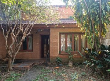 Casa de 7 ambientes, Posadas · Inmueble por Alberdi a m del Centro y California Villa Sarita
