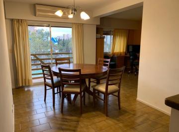 Departamento · 90m² · 5 Ambientes · Departamento - Confluencia