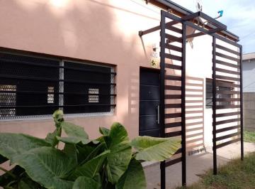 Casa · 65m² · 3 Ambientes · 2 Cocheras · Casa - Villa Elisa