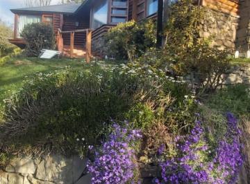 Casa de 4 ambientes, San Carlos de Bariloche · Impecable Casa en Venta o Alquiler Temporario - Km 4,700 Av Pioneros