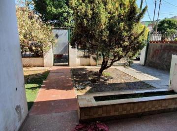 Casa · 206m² · 4 Ambientes · 2 Cocheras · Casa en Venta Ubicado en Florida, Vicente López, G. B. a. Zona Norte