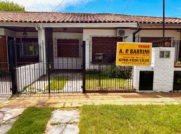 Casa de 3 ambientes, San Isidro · Martínez: Excelente Duplex Reciclado a Nuevo. 3 Ambientes, con Patio y Cochera.