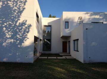 Casa · 247m² · 5 Ambientes · 2 Cocheras · Casas - Casa - Pilar, Gran Bs. As. Norte