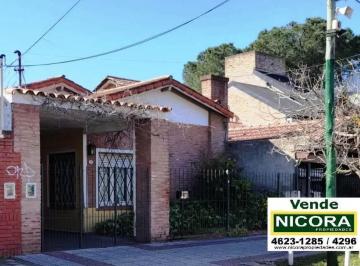 Casa · 159m² · 4 Ambientes · 1 Cochera · Venta Chalet Ituzaingó Norte