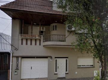 Casa · 403m² · 8 Ambientes · 1 Cochera · Casa en Banfield Oeste