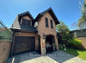 Casa · 372m² · 5 Ambientes · 3 Cocheras · Casa en Venta de 6 Ambientes en Ituzaingó