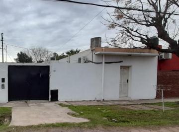 Casa · 85m² · 1 Dormitorio · 5 Cocheras · Casa Americana Ituzaingo Norte en Venta