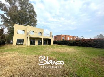 Casa · 190m² · 4 Ambientes · 2 Cocheras · Casa en Venta en Los Eucaliptos, Haras Santa Maria, Escobar