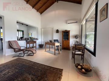 Casa · 306m² · Venta de Casa 4 Ambientes en Haras San Pablo, General Rodriguez