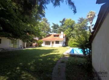 Casa · 130m² · 5 Ambientes · 3 Cocheras · Casa en Venta: 5 Ambientes: El Jaguel/leloir: 1291 m²