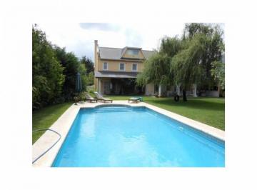 Casa · 250m² · 4 Ambientes · Casa en Venta en Septiembre, Escobar, G. B. a. Zona Norte