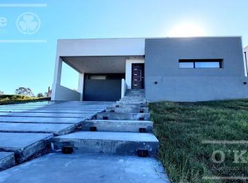 Casa · 99m² · 2 Ambientes · 1 Cochera · Casa en Venta en Magallanes Hudson en Una Planta a Estrenar