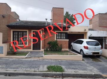 Casa · 66m² · 3 Ambientes · 1 Cochera · Venta Casa 2 Dorm. en La Calera - Apto Bancor