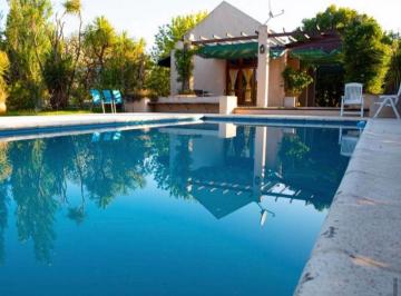 Casa · 280m² · 7 Ambientes · 1 Cochera · Alquiler Temporario Casa - Los Hornos