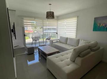 Departamento · 60m² · 3 Ambientes · 1 Cochera · Apartamento en Playa Brava