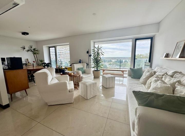 Departamento · 160m² · 5 Ambientes · 1 Cochera