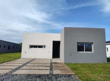 Casa · 145m² · 6 Ambientes · Casa en Venta Costa Esmeralda Barrio Senderos III a Estrenar en Una Planta 4899