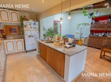 Casa · 227m² · 7 Ambientes · 2 Cocheras · Casa Más Departamento a La Venta en Bariloche