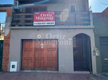 Casa · 132m² · 3 Ambientes · 1 Cochera · Casa Dúplex en Venta en Lomas de Zamora, G. B. a. Zona Sur