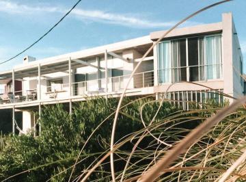 Casa · 227m² · 5 Ambientes · 3 Cocheras · Casa - El Chorro
