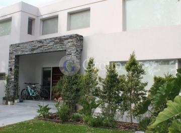 Casa · 350m² · 6 Ambientes · 4 Cocheras · Casa en Venta en Campo Chico, Pilar
