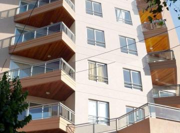 Departamento de 3 ambientes, Quilmes · Departamento de 3 Ambientes con Doble Cochera Cubierta y Baulera