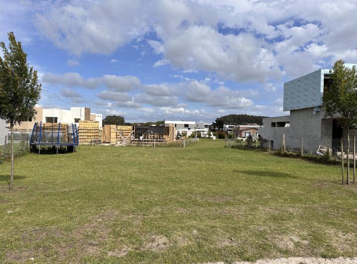 Terreno · 613m²