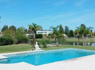 Casa · 360m² · 5 Ambientes · 3 Cocheras · Casa de 5 Ambientes en Venta - Posada de Los Lagos, Brandsen