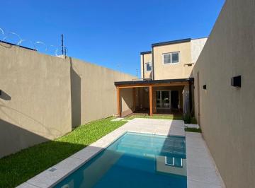 Casa · 180m² · 4 Ambientes · 1 Cochera · Cf1062 - Duplex en Venta Z/ Av Las Heras y Av Cmte Andresito
