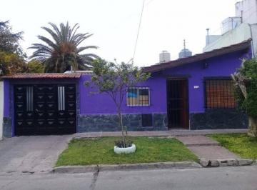Casa · 100m² · 4 Ambientes · Casa en Venta - Luis Guillon