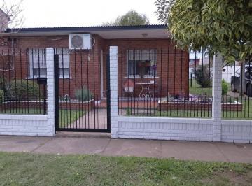 Casa · 160m² · 3 Ambientes · Casa en Venta - Carlos Spegazzini
