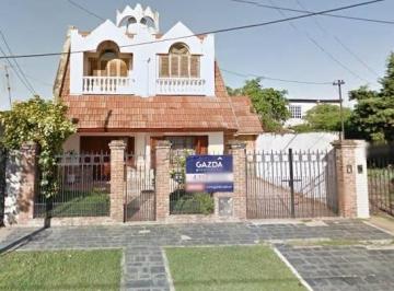 Casa · 210m² · 5 Ambientes · Casa en Venta - Luis Guillon / Apta a Credito!