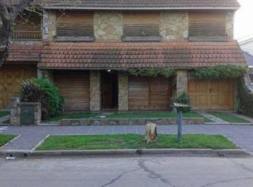 Casa · 200m² · 4 Ambientes · Casa en Venta - Monte Grande