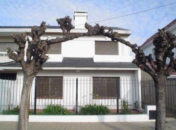 Casa · 180m² · 4 Ambientes · Casa en Venta - Monte Grande / Apto a Credito!