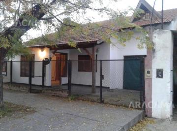 Casa · 150m² · 4 Ambientes · Casa en Venta - Luis Guillon
