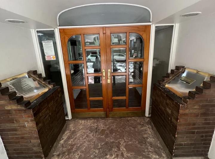 Departamento · 142m² · 6 Ambientes · 1 Cochera