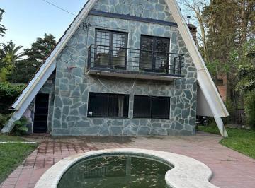 Casa · 110m² · 5 Ambientes · 5 Cocheras · Casa en Venta en Parque Leloir