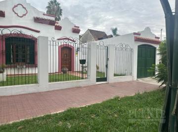 Casa · 197m² · Casa en Banfield Este