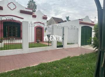 Casa · 197m² · Casa en Banfield Este