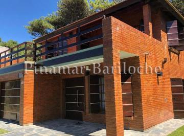 Casa de 6 ambientes, Pinamar · 726 - Casa en Alquiler Pinamar a 100 Mtrs del Mar - 4 Dorm y Dep Cochera Cerrada