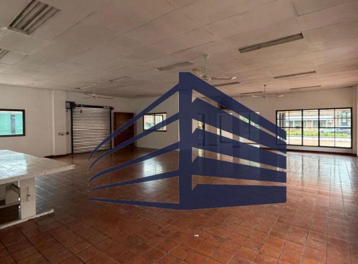 Bodega-Galpón · 200m²