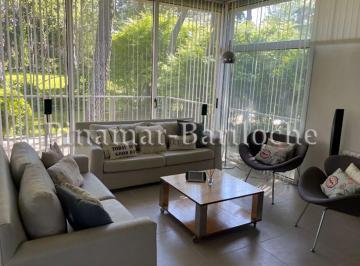 Casa de 3 ambientes Alquiler Temporal USD 1 · 822 - Moderna Propiedad en Alquiler en Cariló 3 Dorm. - Cochera Cerrada