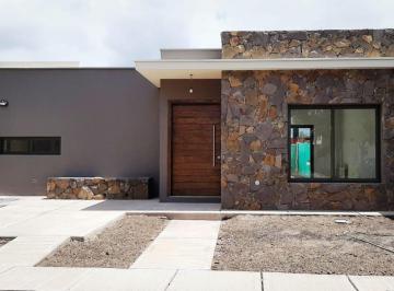 Casa de 6 ambientes, Luján de Cuyo · Hermosa Casa en Venta - B° Rincon de Drummond - Lujan de Cuyo