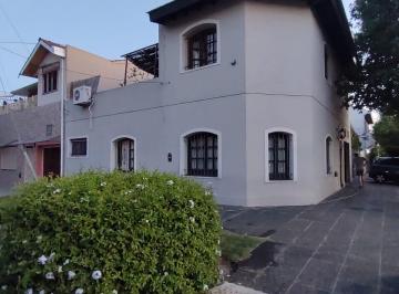 Casa de 4 ambientes, Lomas de Zamora · Excelente Casa a La Venta en Banfield Calle Belgrano 997