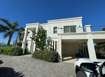 Casa · 350m² · 6 Ambientes · 4 Cocheras · Casa en Venta Nuevo Quilmes Comunidad 1