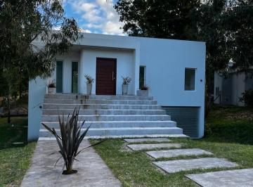 Casa de 5 ambientes, Pinamar · En Venta Chalet 5 Amb C / Gge Pasante y Piscina en Pinamar - Barrio Esmeralda