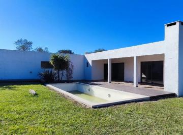 Casa · 270m² · 6 Ambientes · 2 Cocheras · Venta Casa Causana 3 Dorm Lote 2200 m² con Pileta