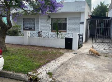 Casa de 6 ambientes, Lomas de Zamora · Casa en Venta Ideal Para Tres Familias en Lomas de Zamora